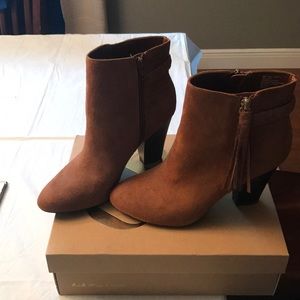 Ankle suede boot